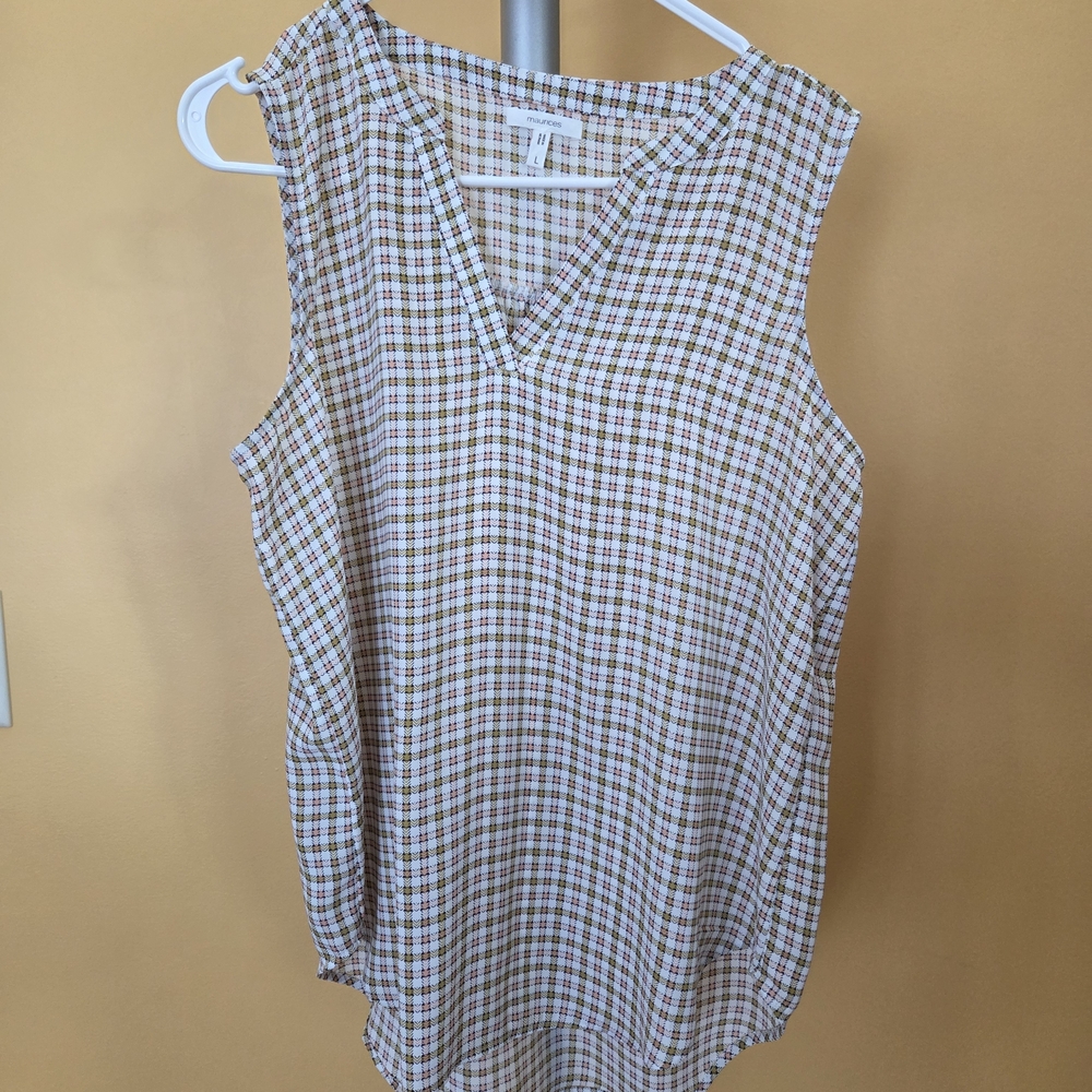 Sleeveless V-Neck Checkered Blouse